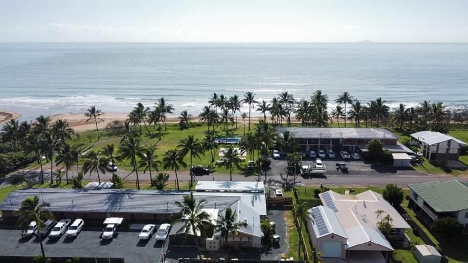 Sarina Beach Motel Grasstree Beach Esterno foto