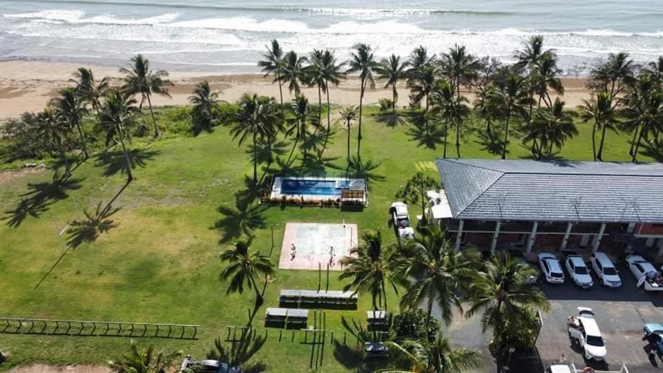 Sarina Beach Motel Grasstree Beach Esterno foto