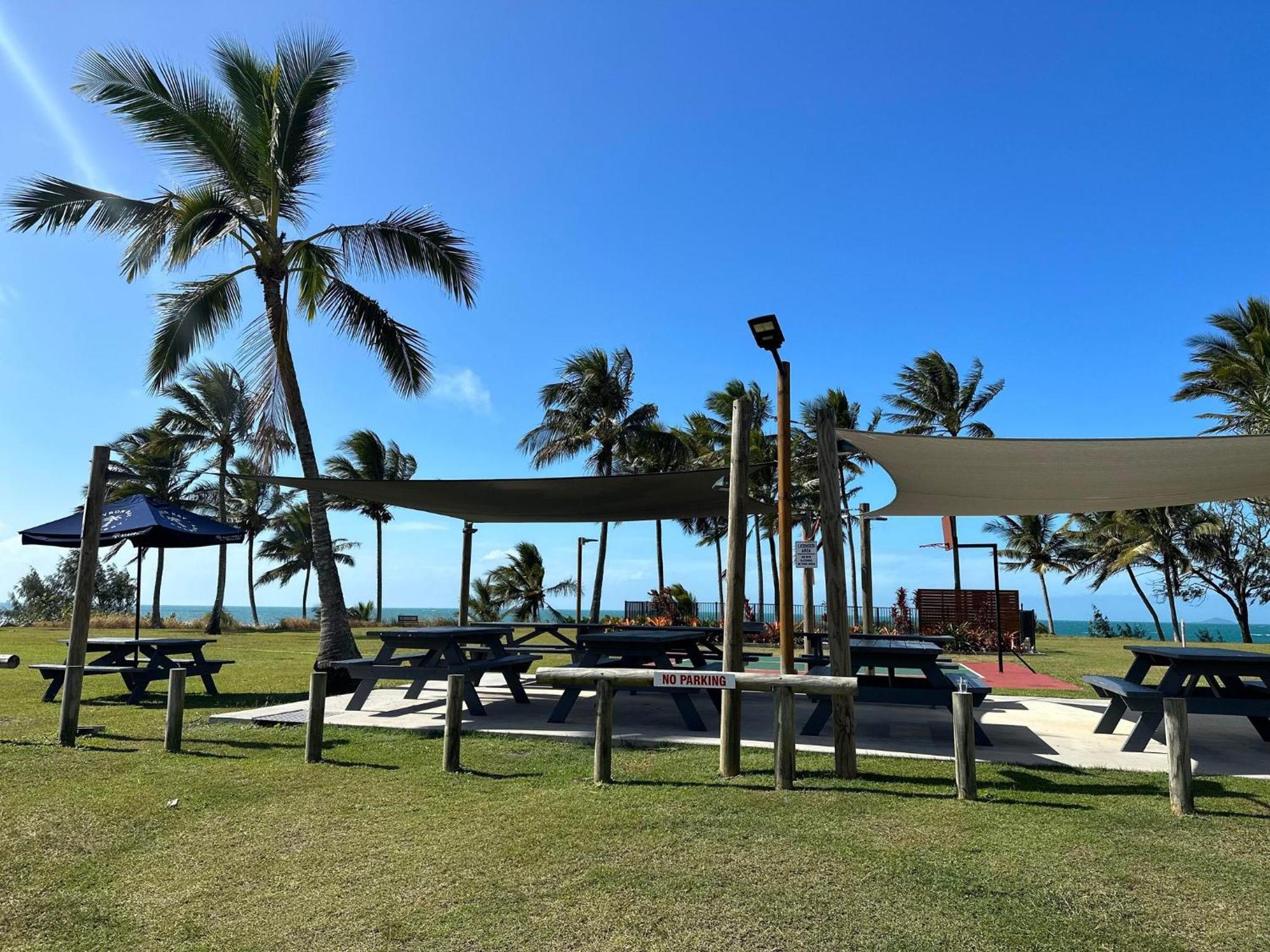 Sarina Beach Motel Grasstree Beach Esterno foto