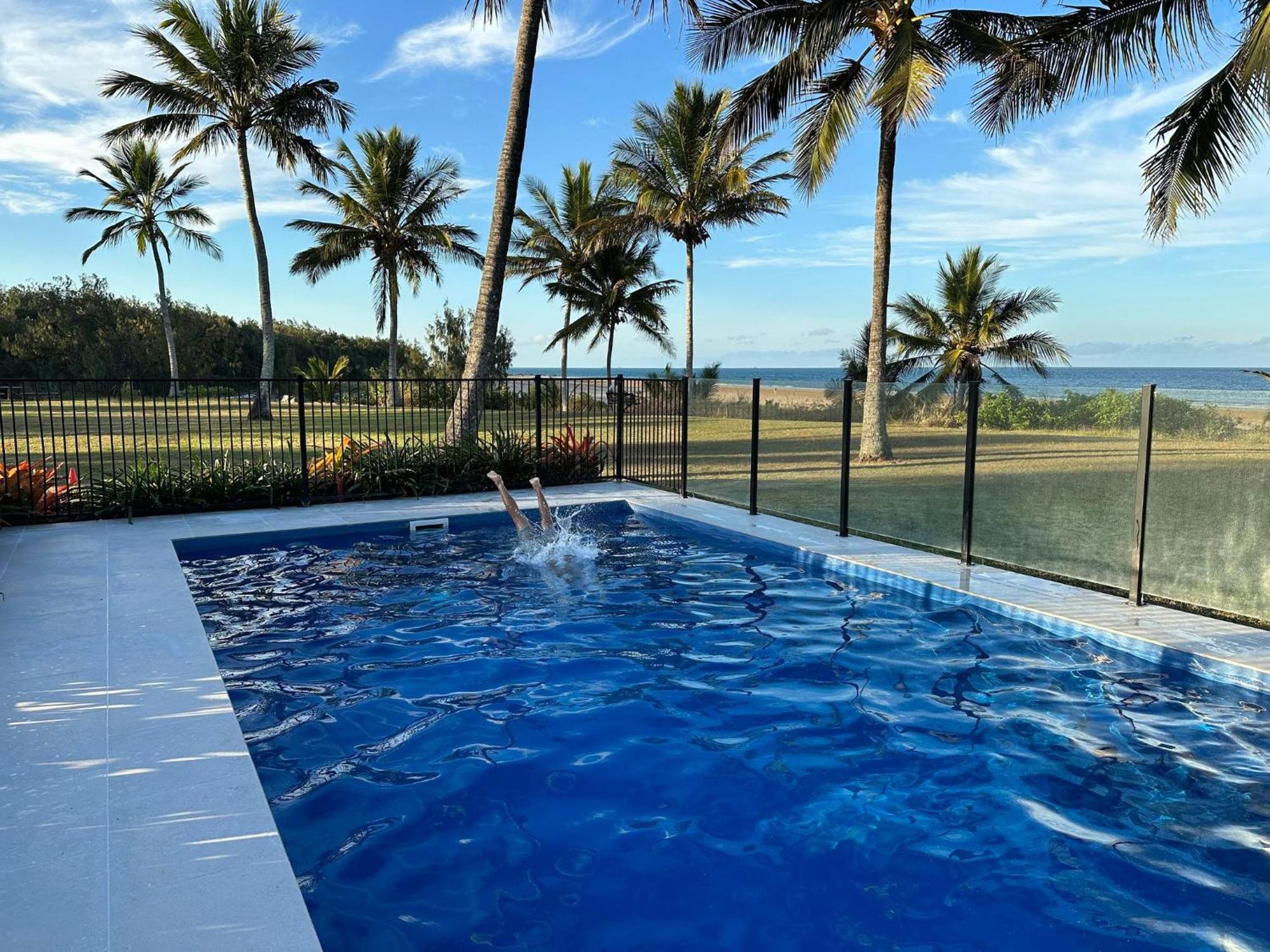 Sarina Beach Motel Grasstree Beach Esterno foto